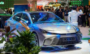 Camry hybrid giá 1,53 tỷ đồng: sedan cỡ D đắt nhất Việt Nam